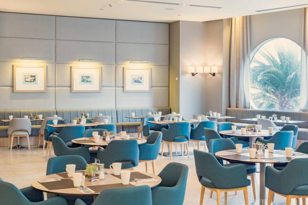 Hilton- Luxury Sky Ocean Lv27 Large Apartment