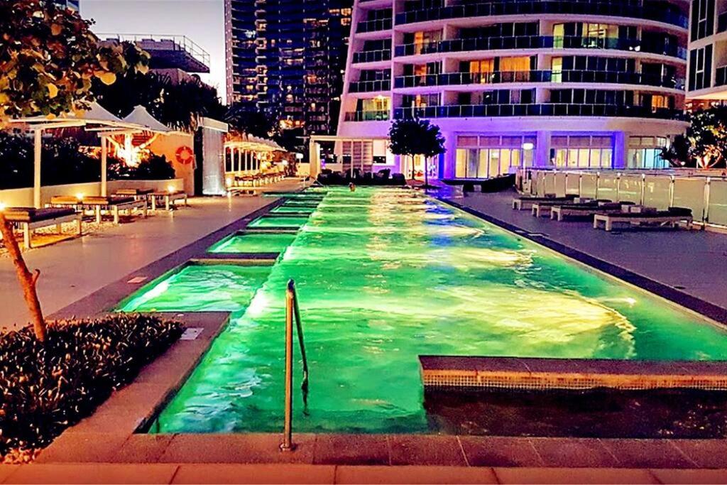 Hilton- Luxury Sky Ocean Lv27 Large Apartment