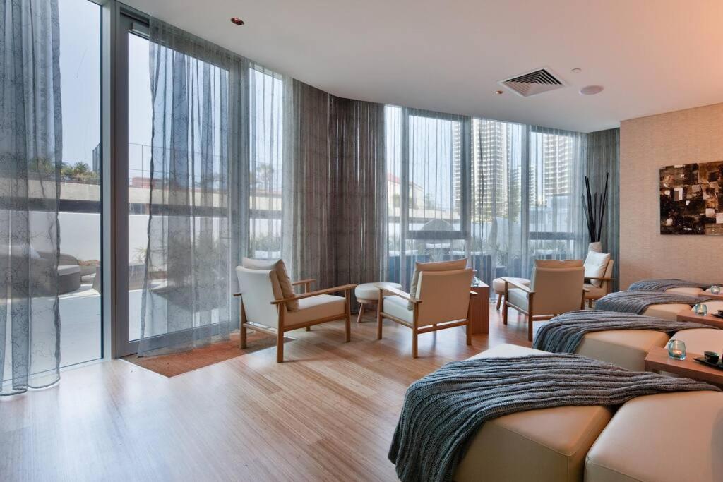 Hilton- Luxury Sky Ocean Lv27 Large Apartment