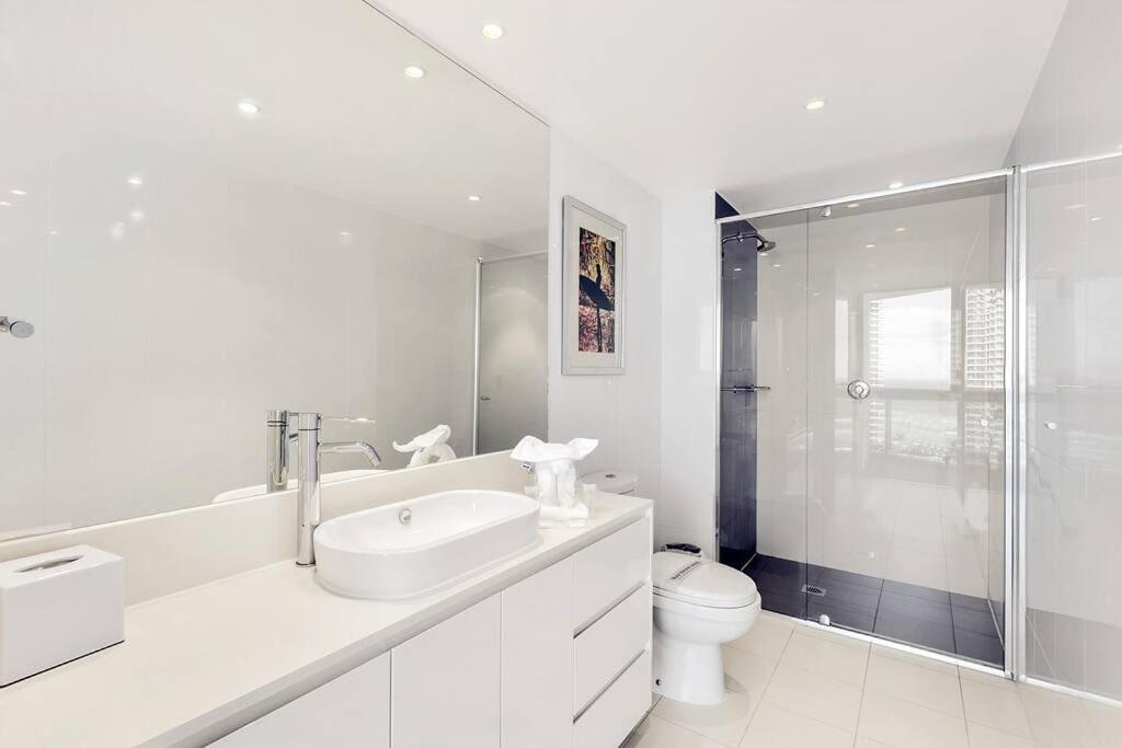 Hilton- Luxury Sky Ocean Lv27 Large Apartment