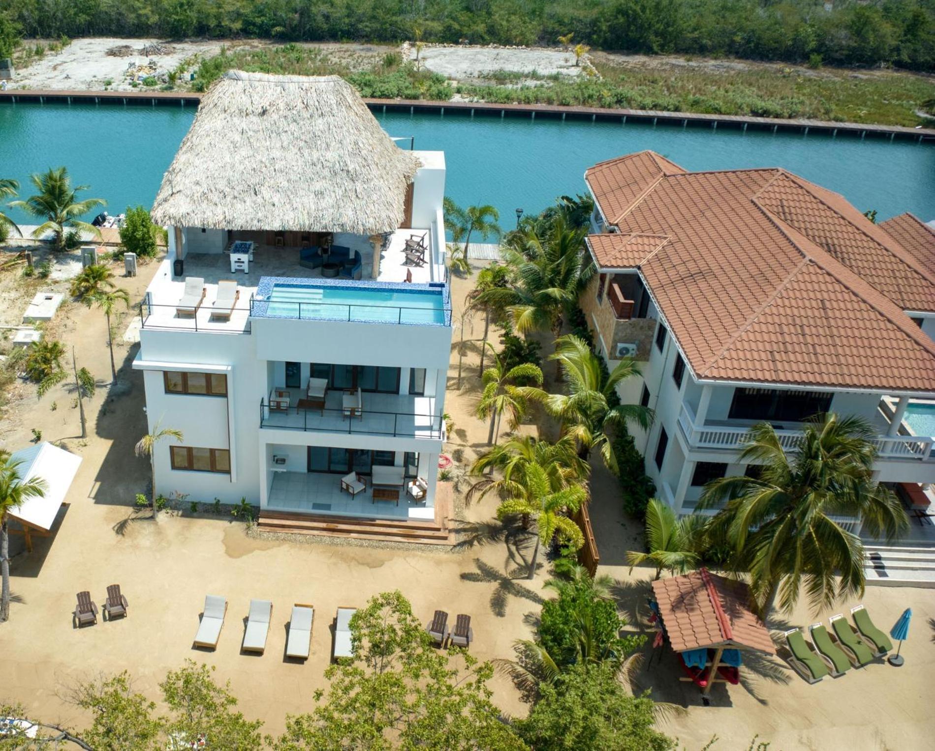 Island Breeze Villa - 5 Bedroom Private Island Villa w Pool