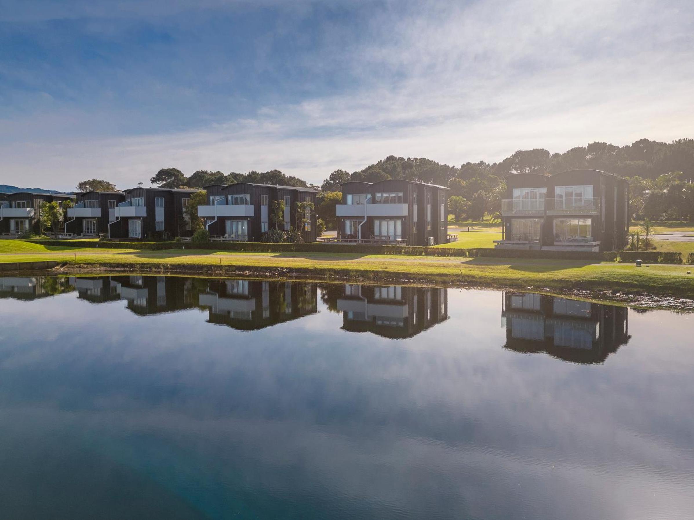 Matarangi Lakeview - Matarangi Holiday Home view 3