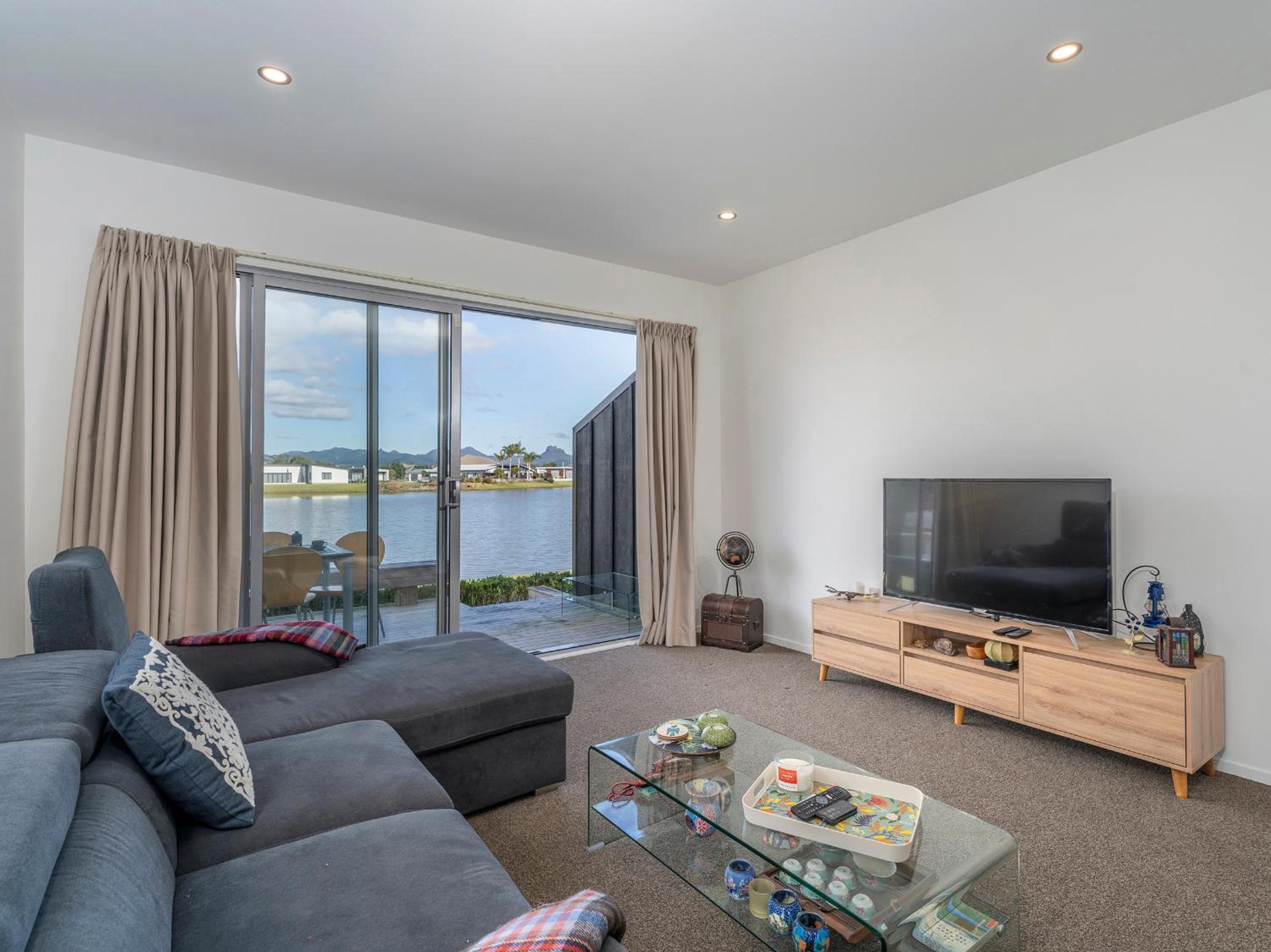 Matarangi Lakeview - Matarangi Holiday Home view 5