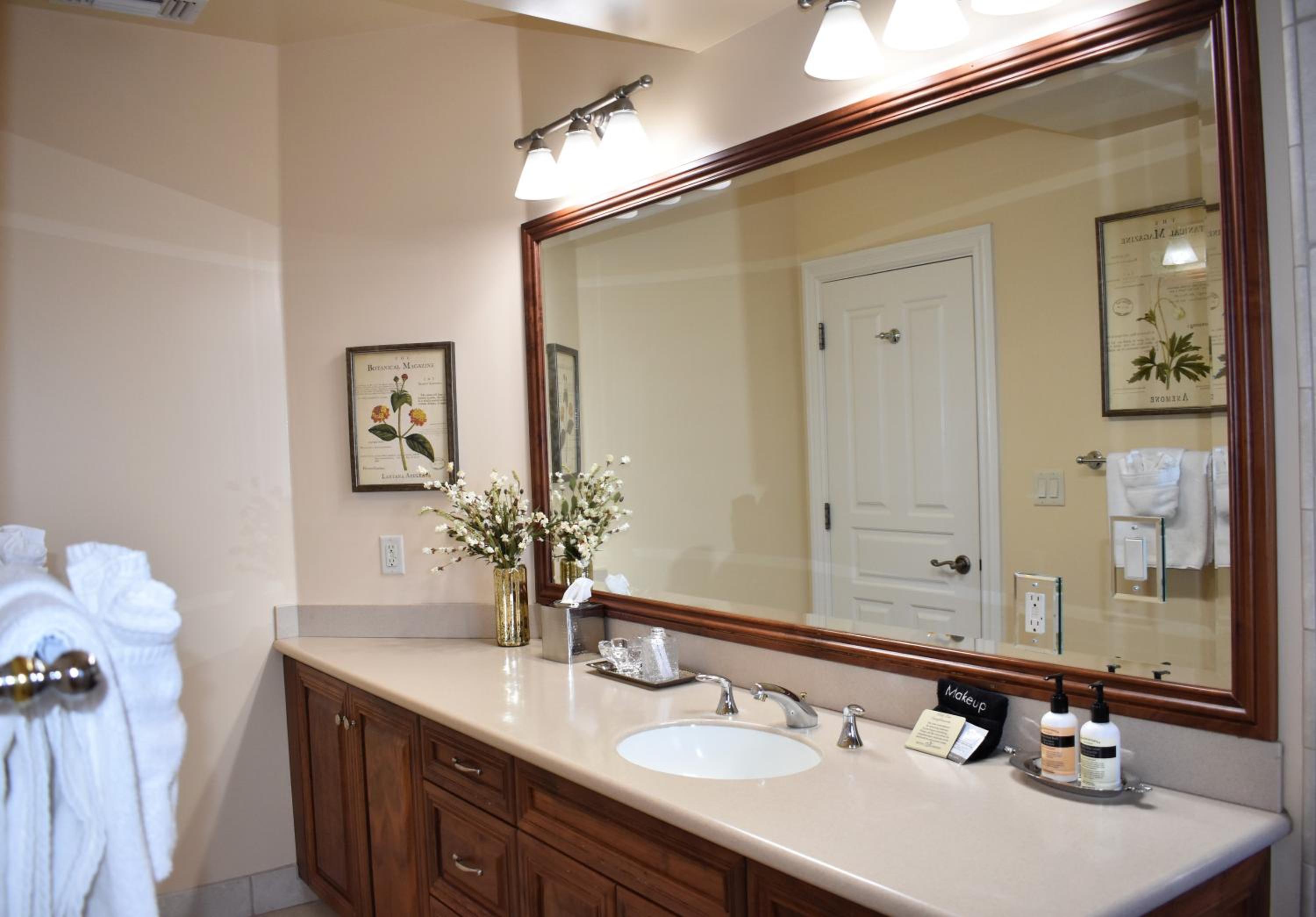 Chico Vacations - Hotel Diamond - Property Image 32