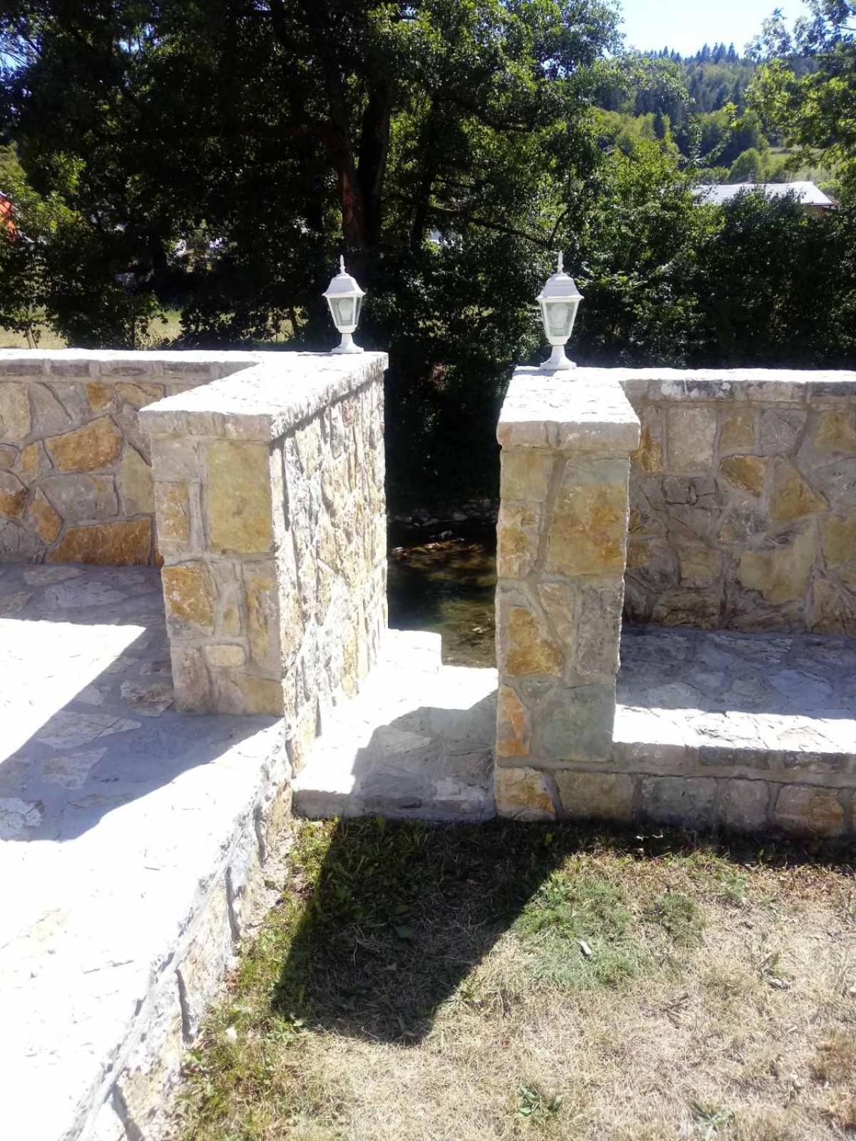 Porodična kuca