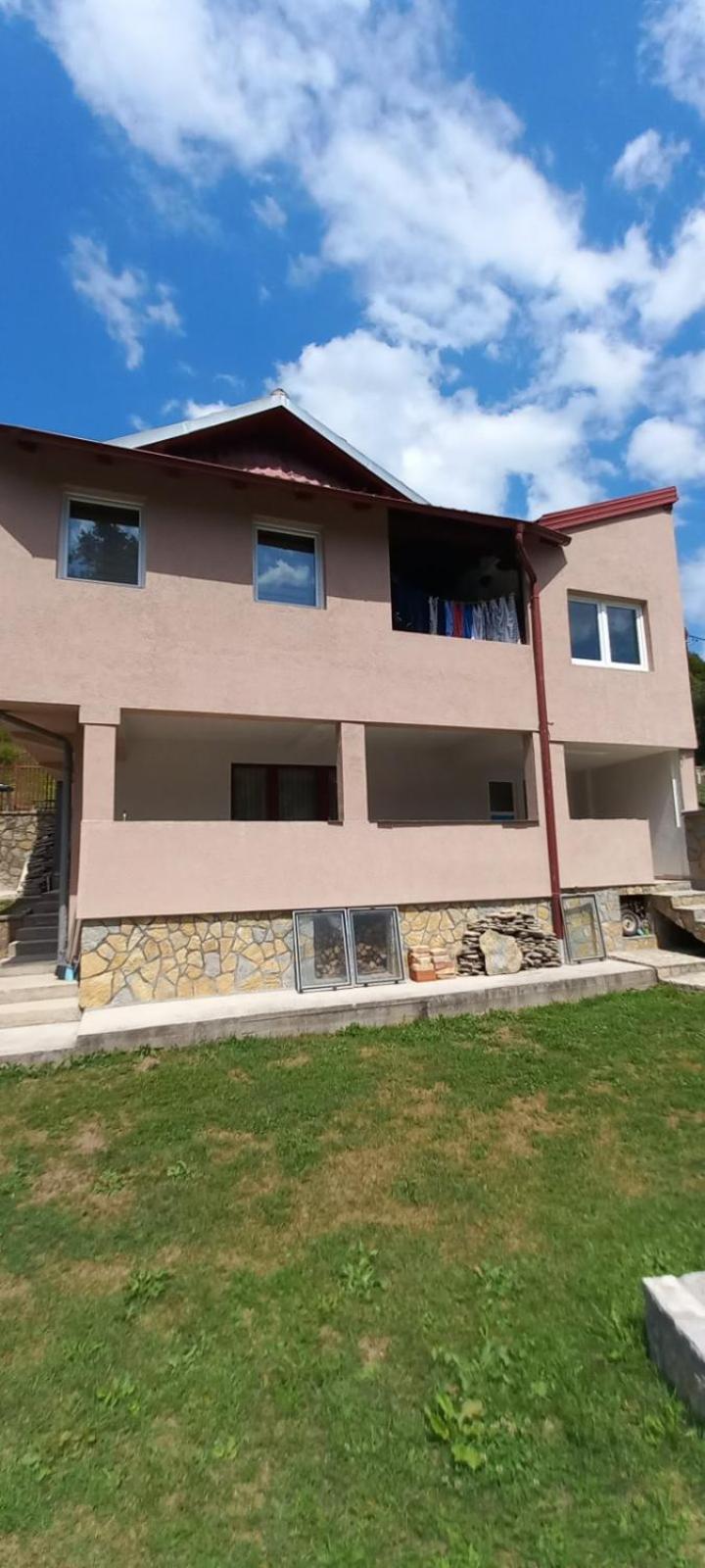 Porodična kuca