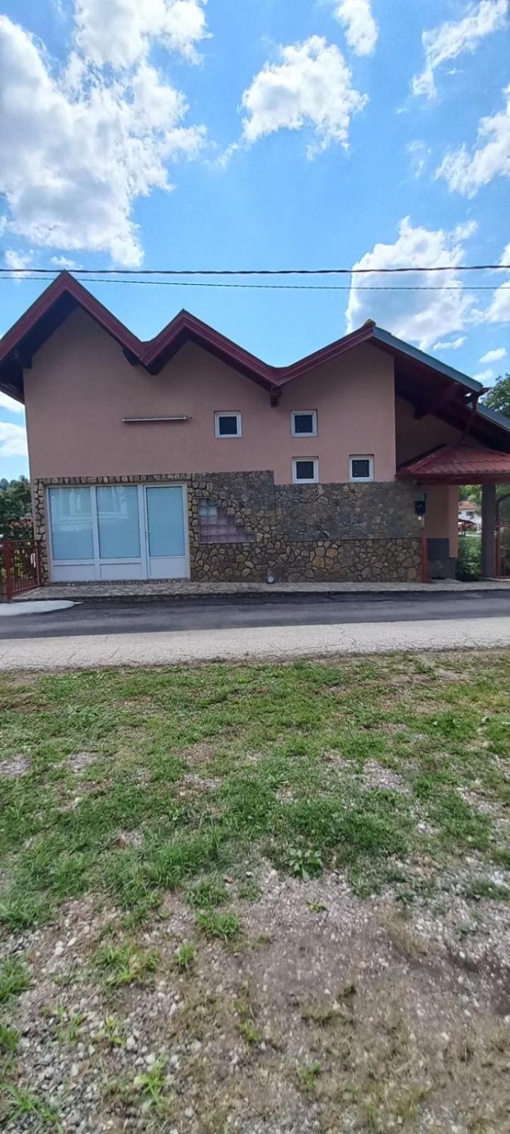 Porodična kuca