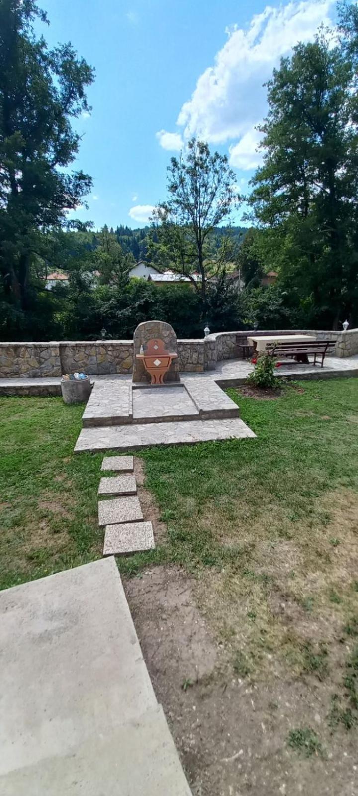 Porodična kuca