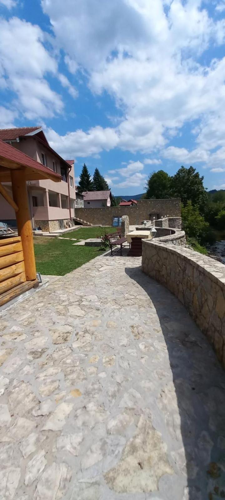 Porodična kuca