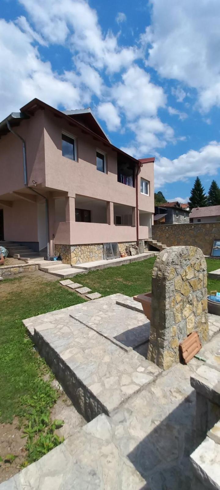 Porodična kuca