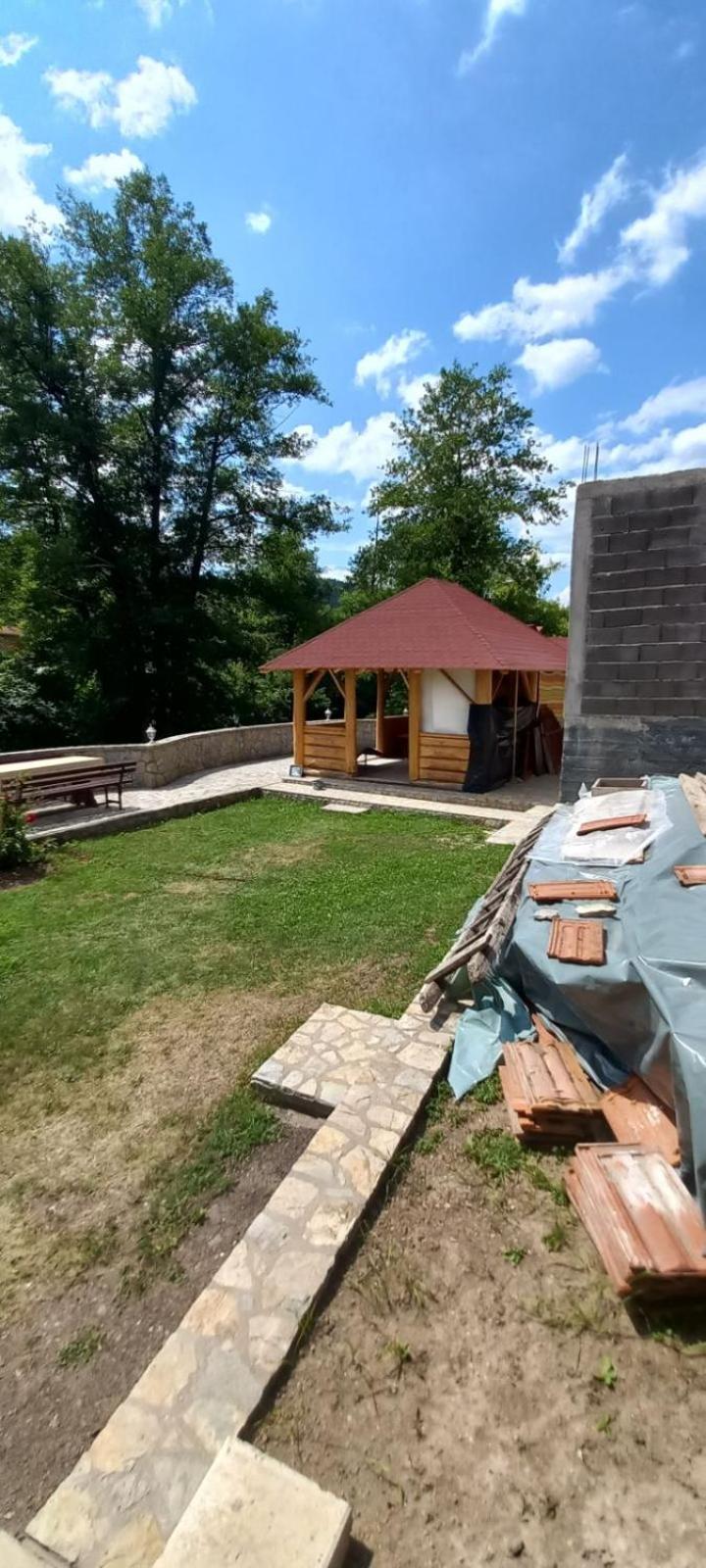 Porodična kuca