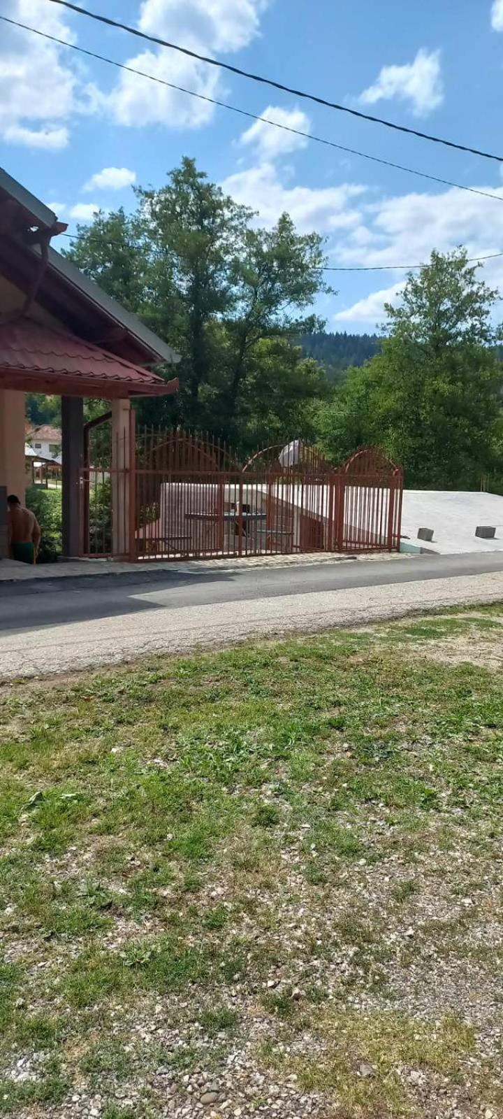 Porodična kuca