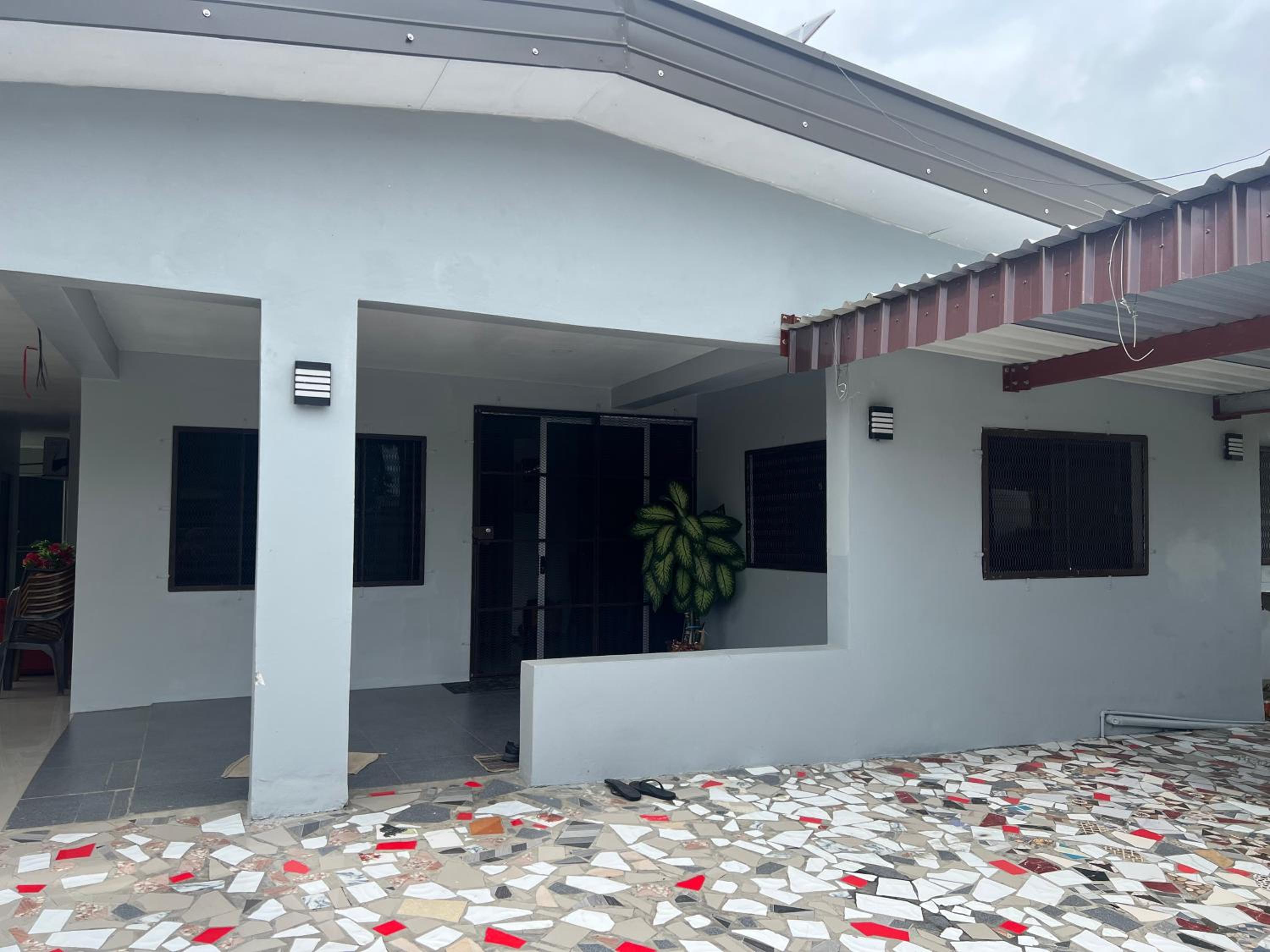 SRH APARTMENT- entire one bedroom unit with kitchen & a bathroom - 3km away from Nadi international airport - main view