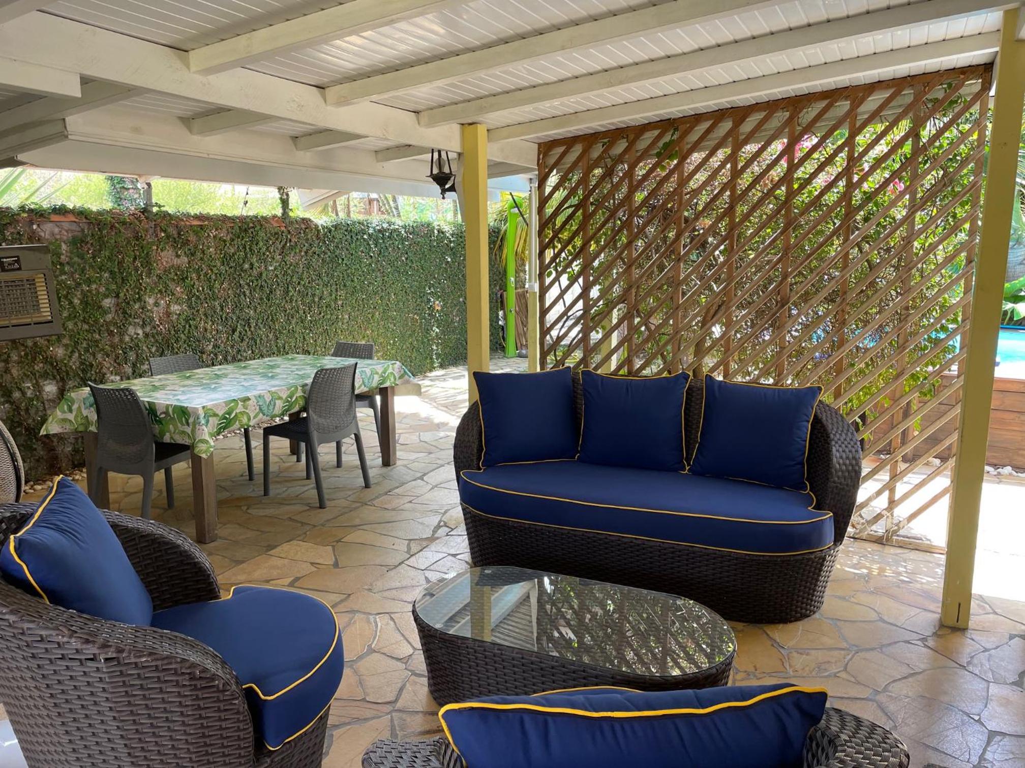 LE CHALET DE LA POINTE