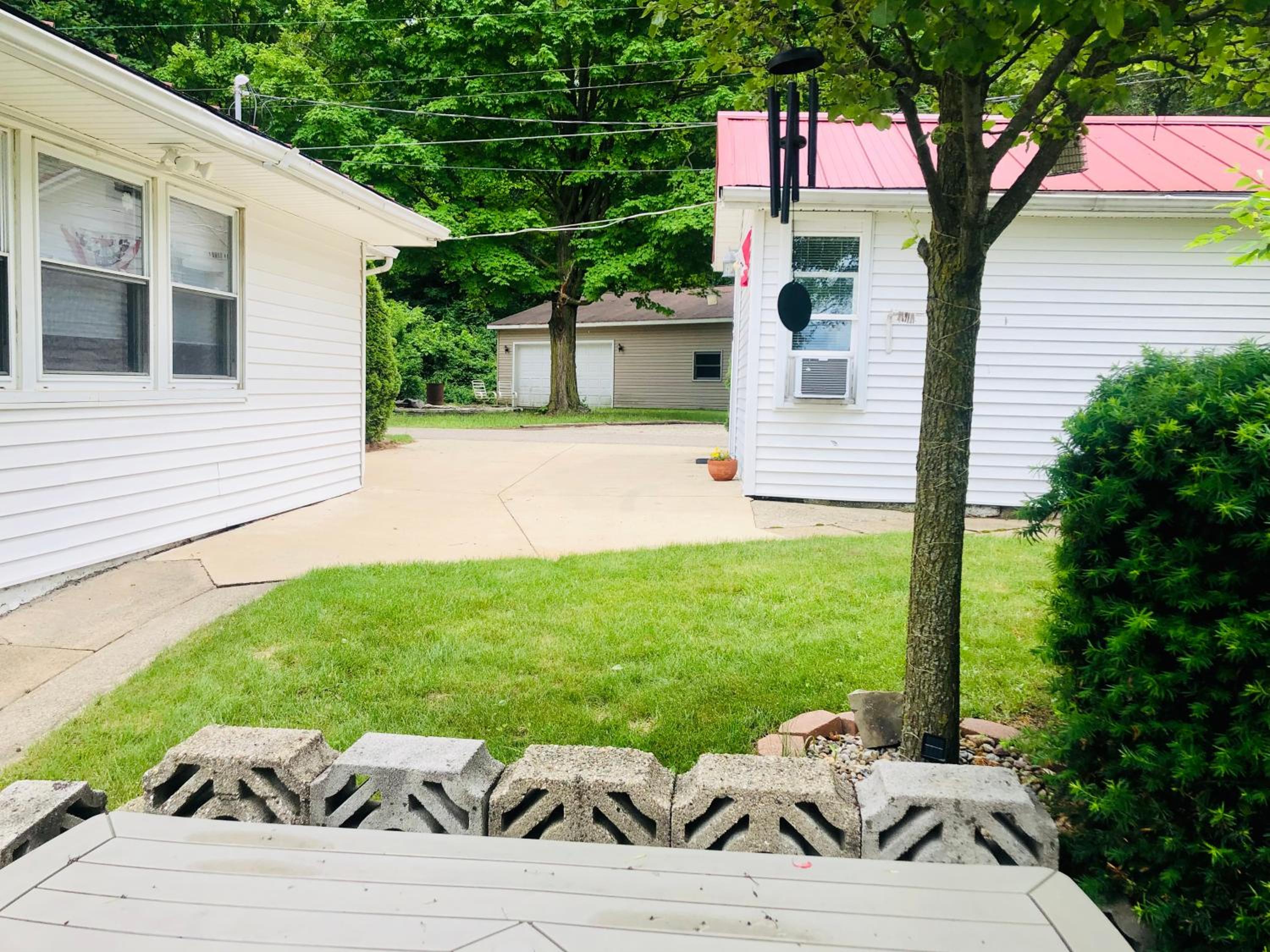 The Wellington Lake Cottage