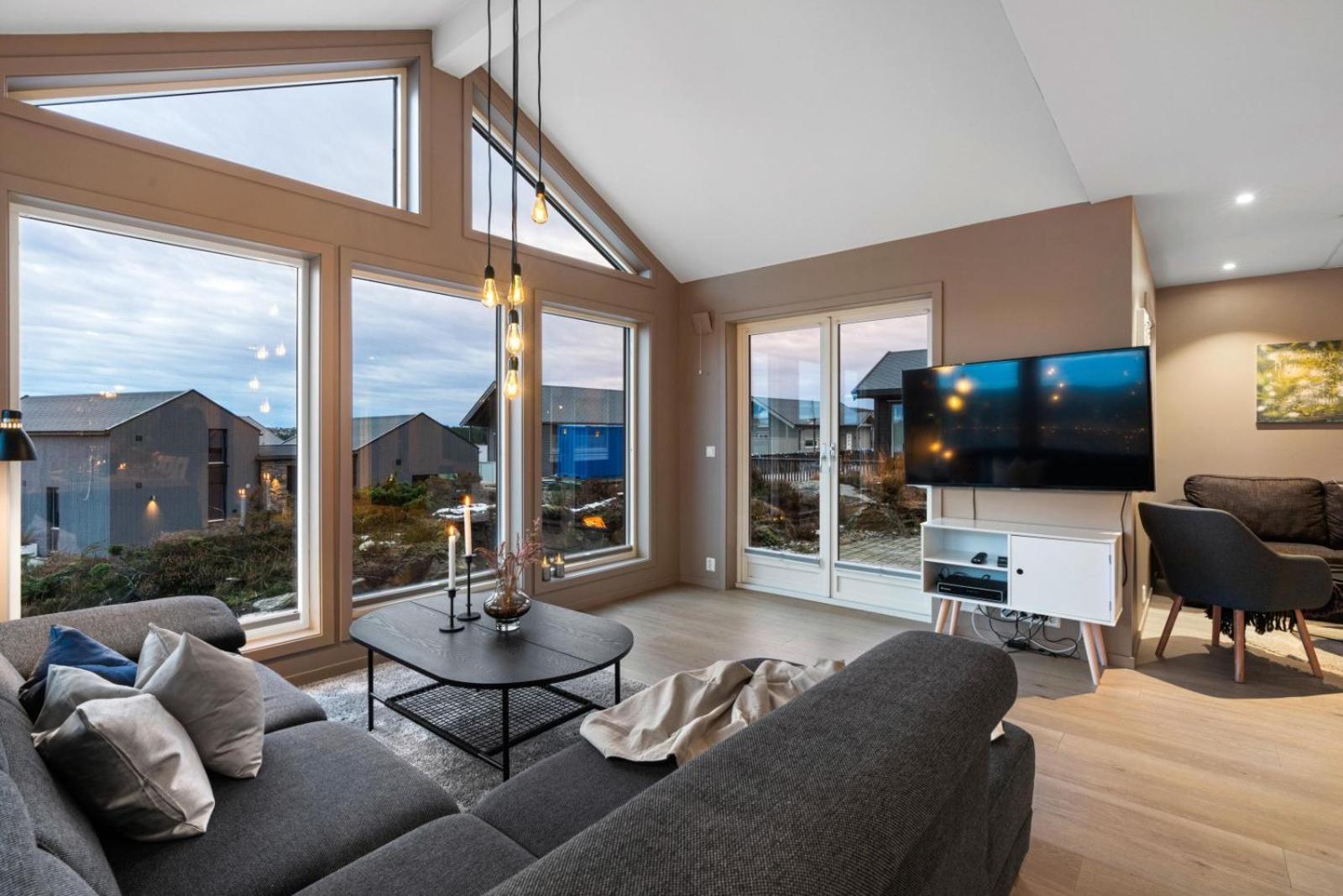 Luxurious cottage outside Bergen with Jacuzzi view 3