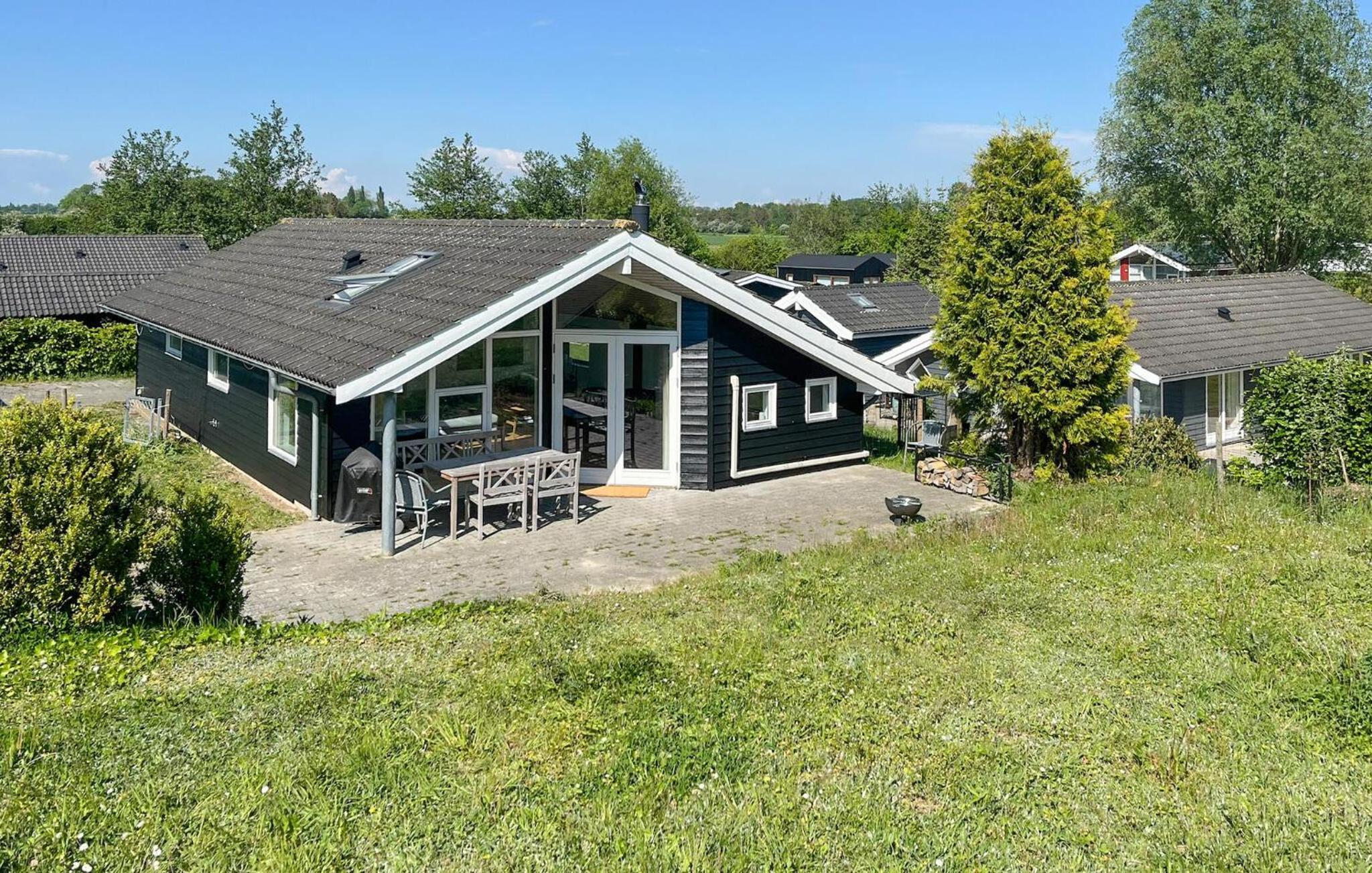 Beautiful Home In Rude With Kitchen