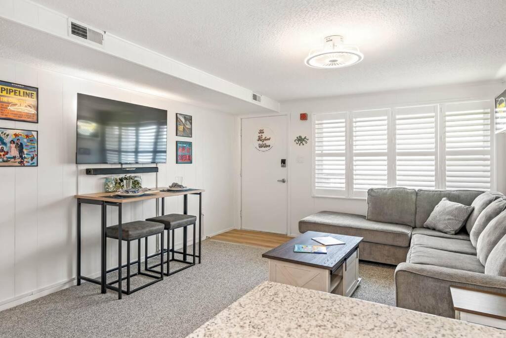 Perfect Wave-100 steps to Beach Sleeps 4 view 5
