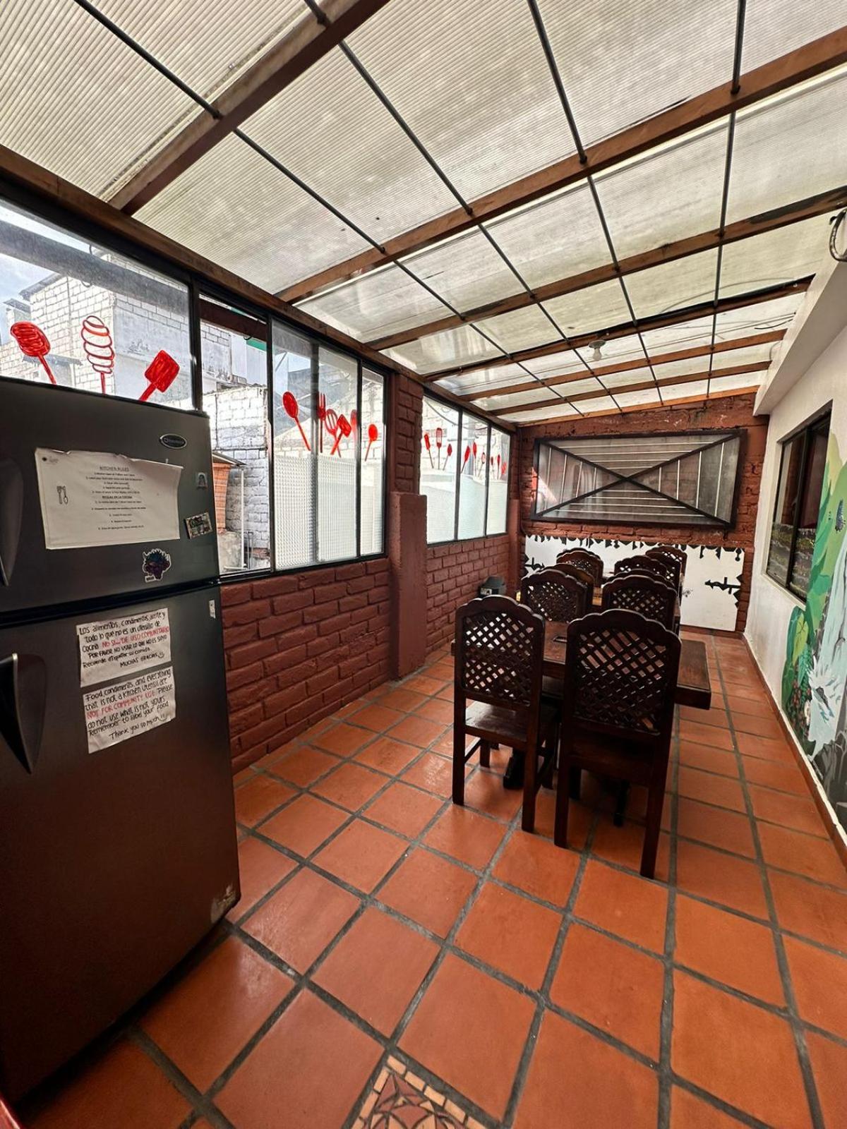 Hostal Apakilla 4 view 3