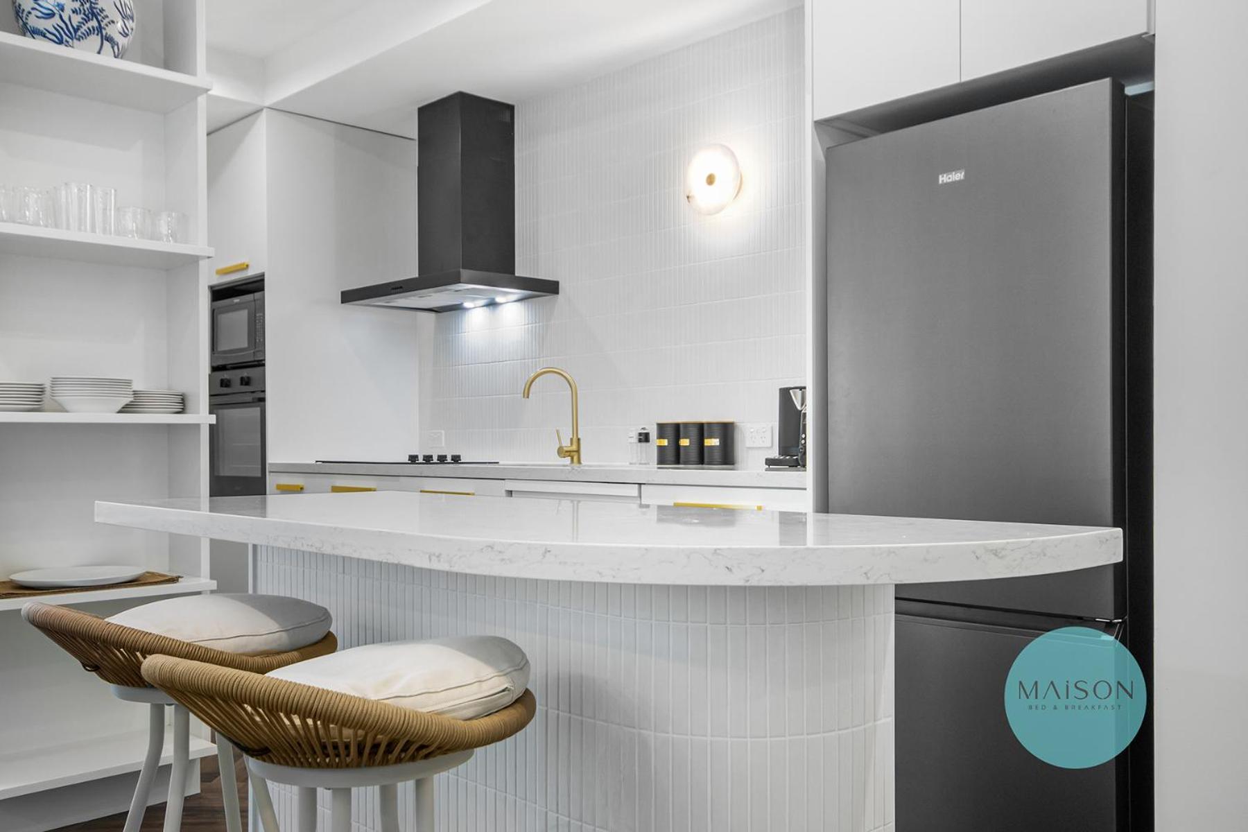 Chic Honeysuckle Apartment