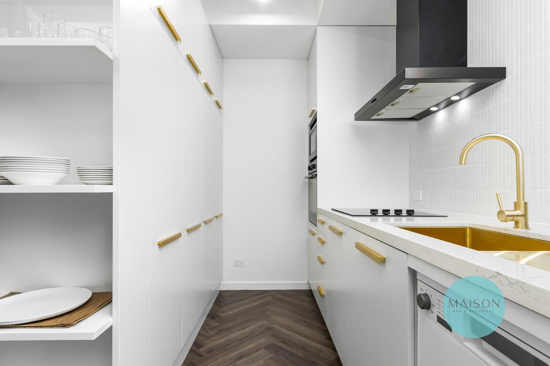 Chic Honeysuckle Apartment