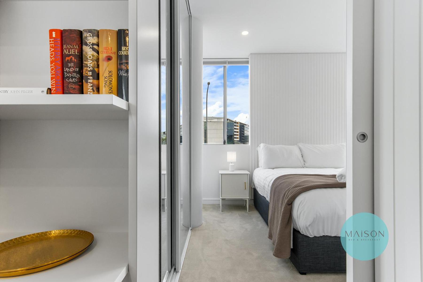 Chic Honeysuckle Apartment