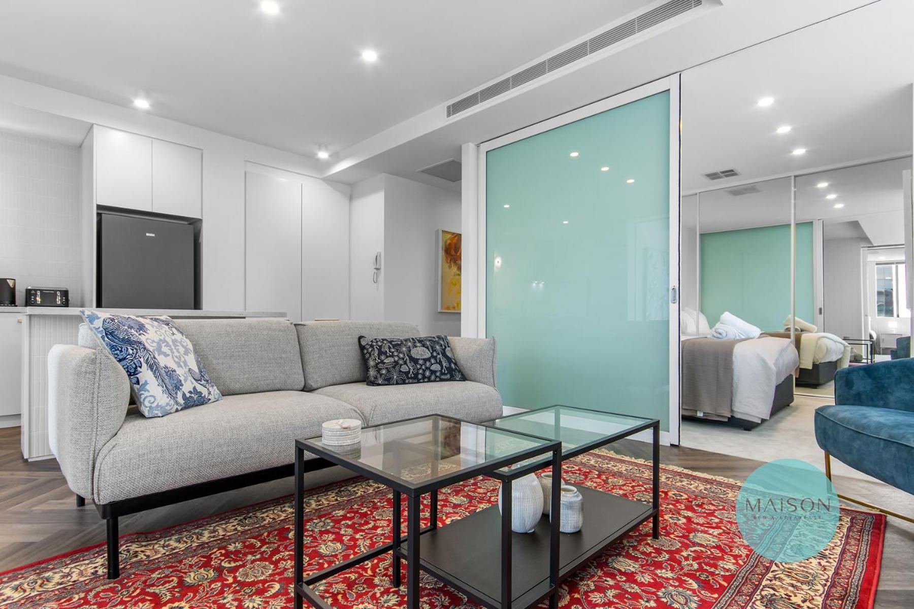 Chic Honeysuckle Apartment