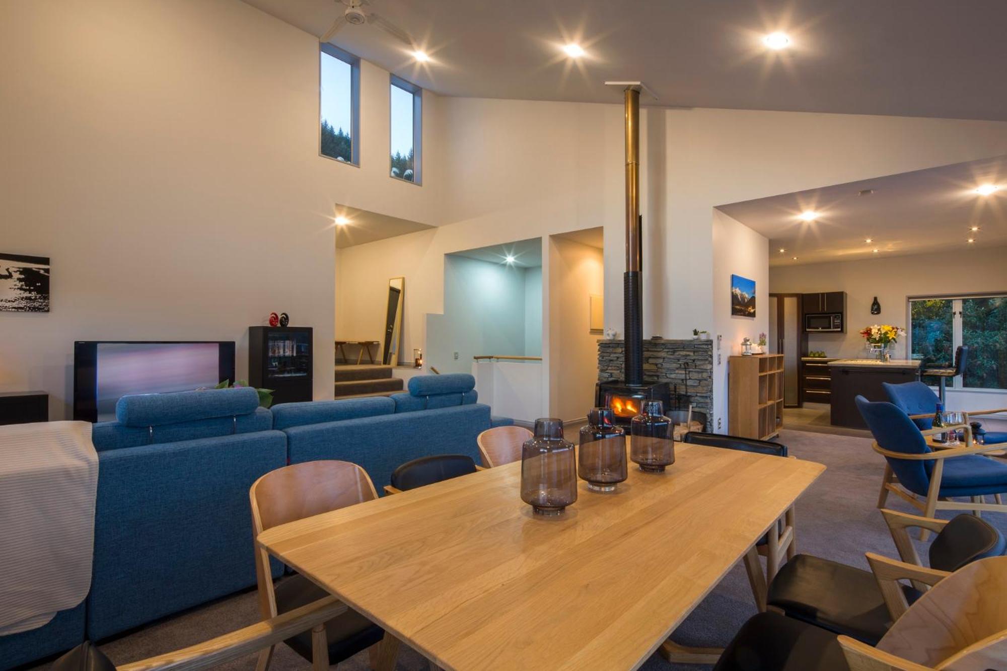 Remarkable Lookout - spacious 4 bedroom holiday home view 5