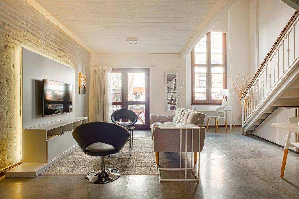Minimalist style luxury loft with daily maid service