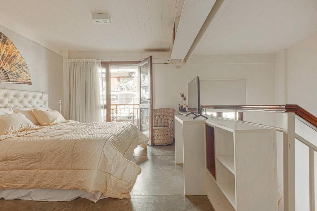 Minimalist style luxury loft with daily maid service