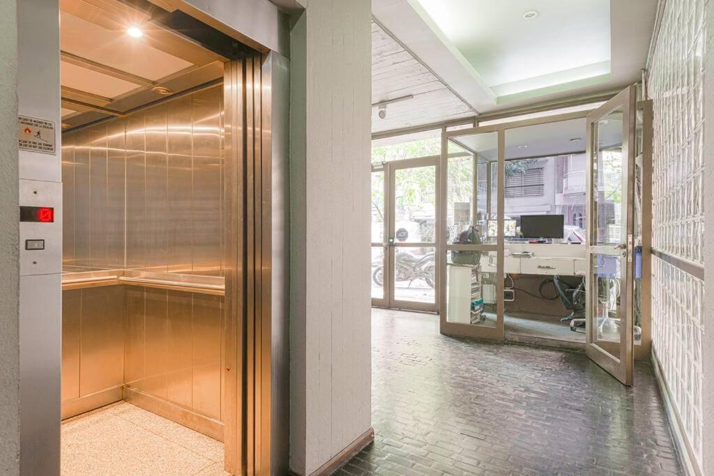 Minimalist style luxury loft with daily maid service