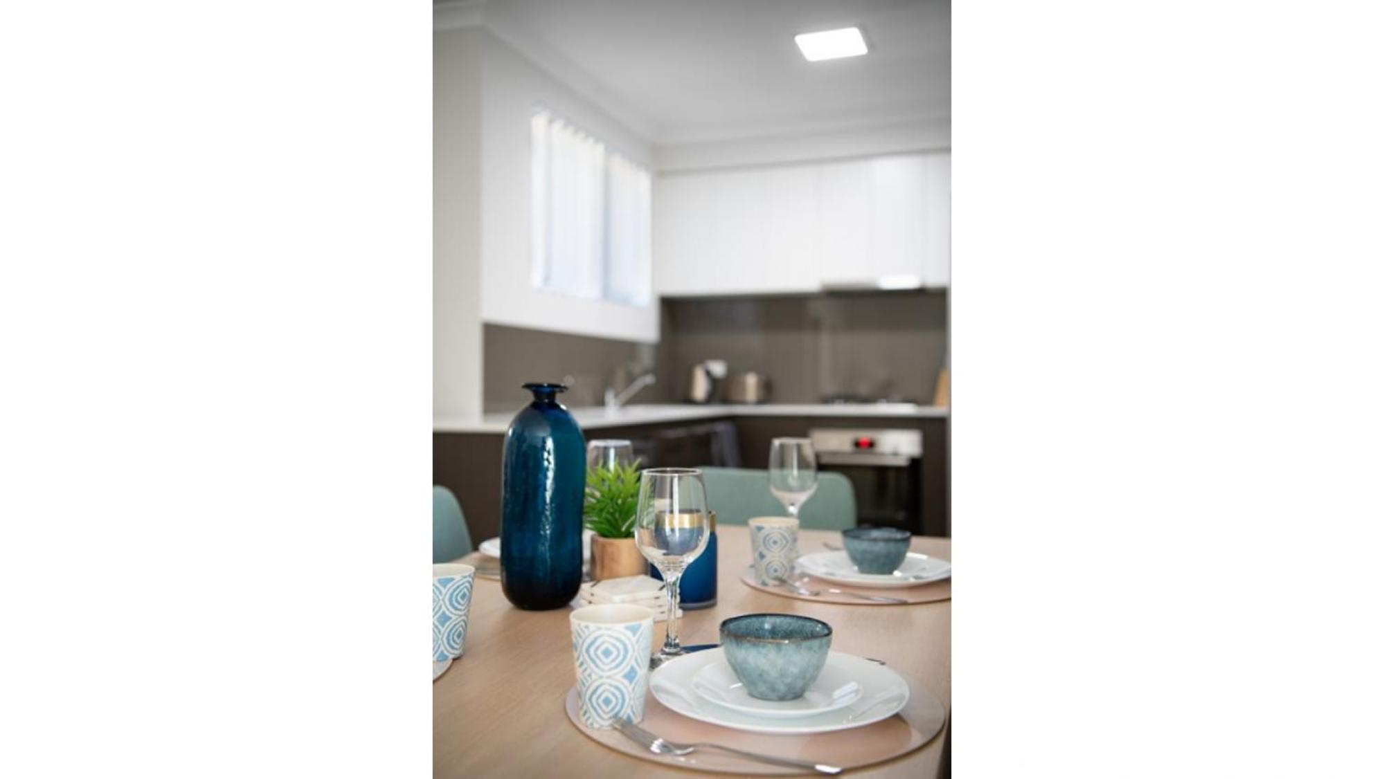 Bright Trendy 3BR Apt - Walk to River & Shops
