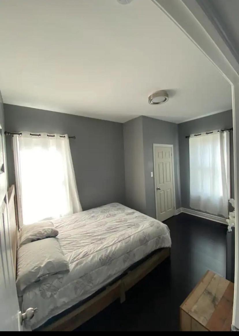 Oshawa Downtown, 2 Bed rooms house fully furnished