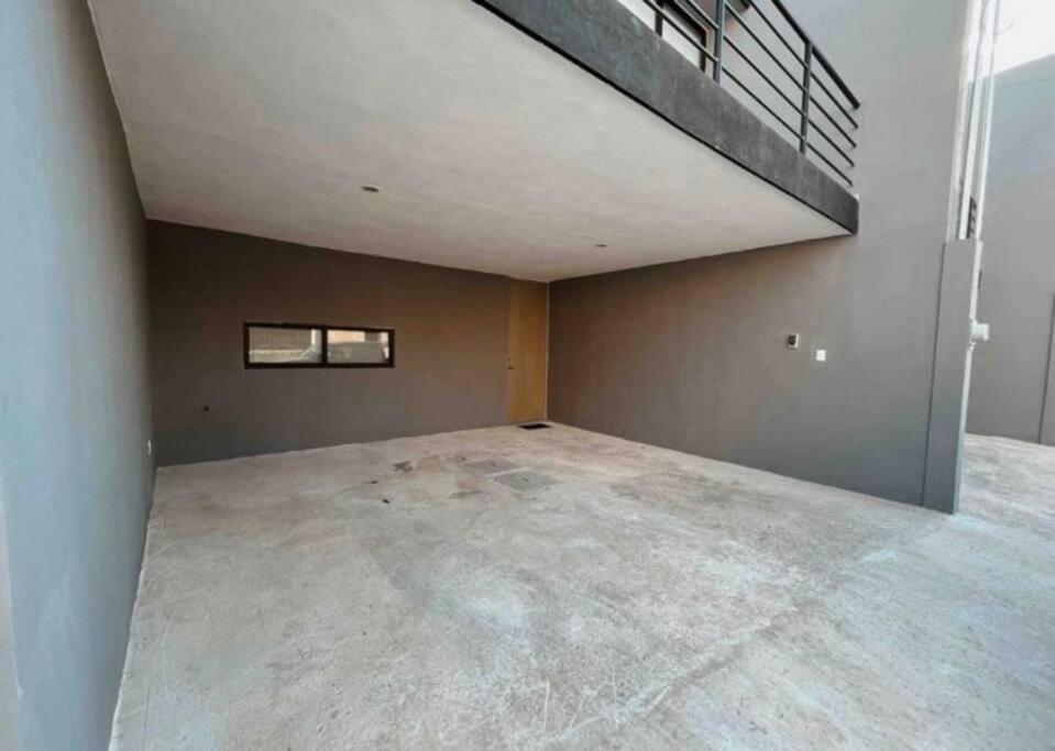 Casa de 2 Recámaras con Alberca cerca de Plazas Altabrisa view 4