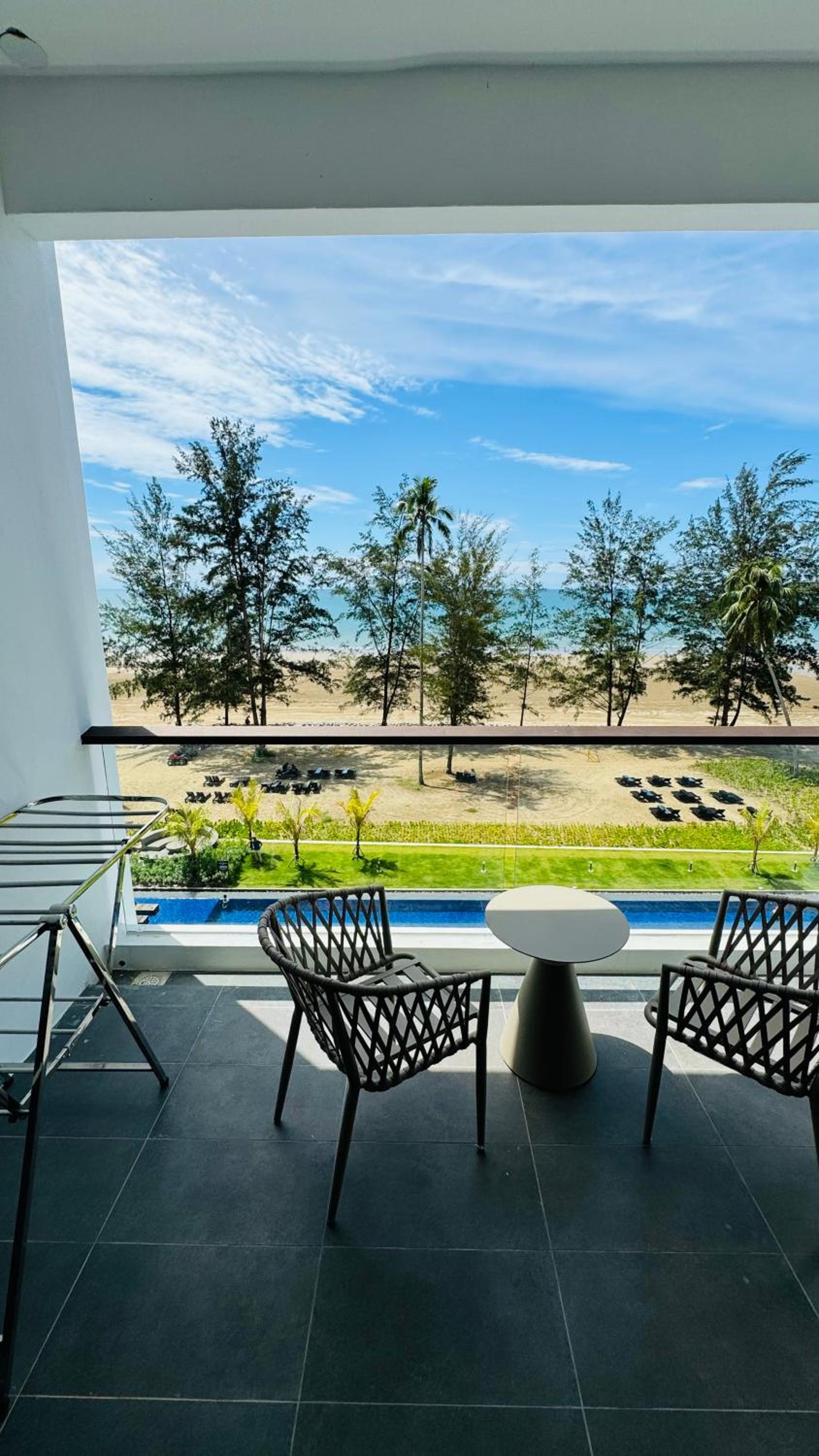 SS Staycation @Roxy Sematan Beach Apt photo 7
