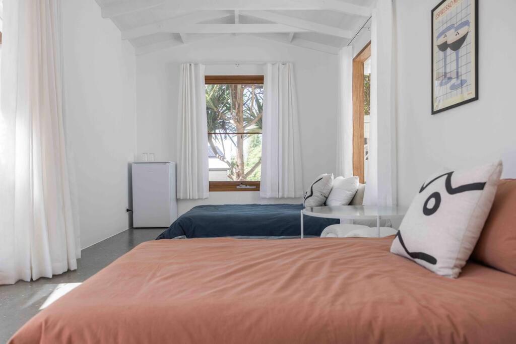 Blackbutt House - Luxe Retreat With Pool and Sauna