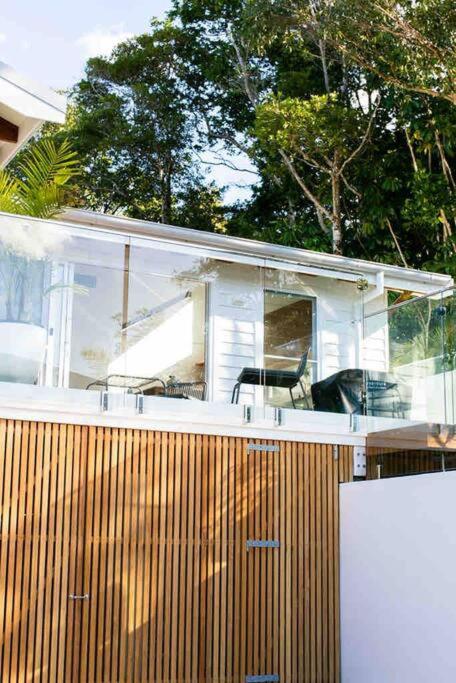 Blackbutt House - Luxe Retreat With Pool and Sauna