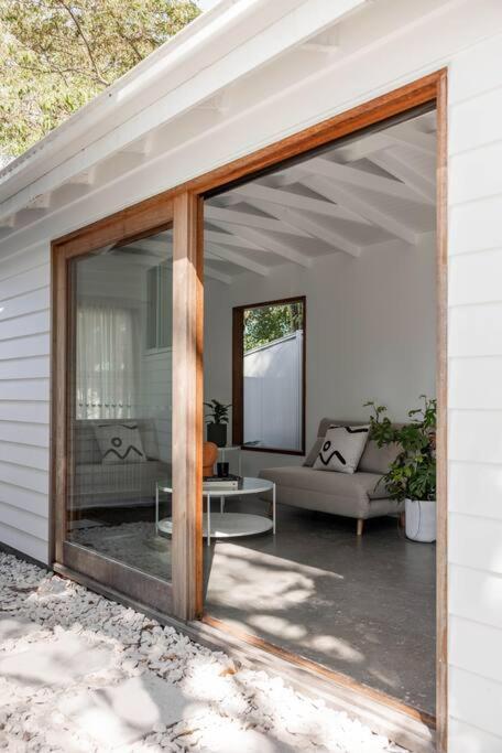 Blackbutt House - Luxe Retreat With Pool and Sauna