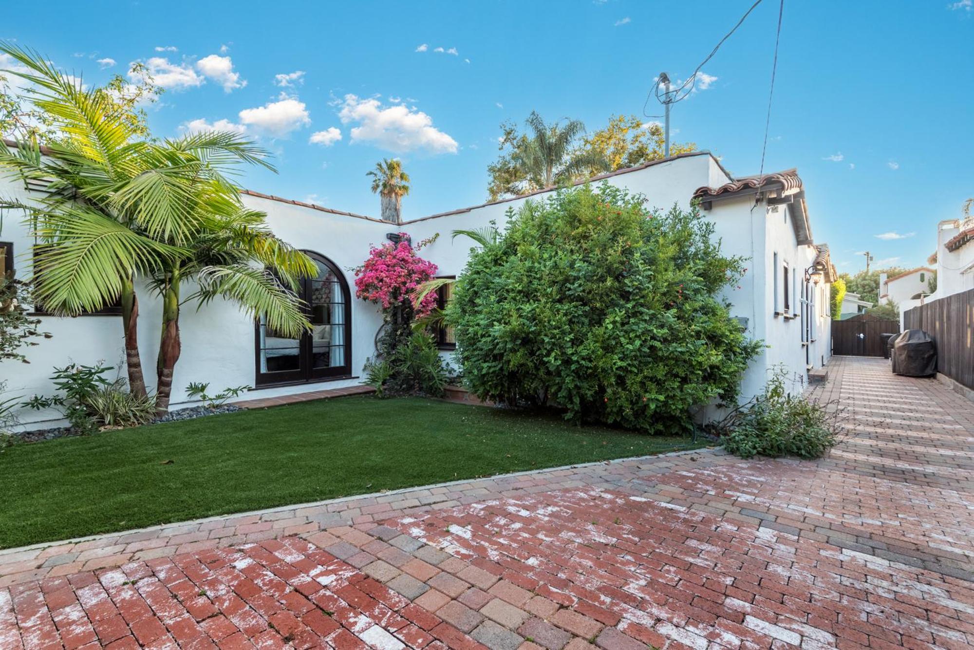Lux Spanish Style Mansion 4BD BA,Dog House