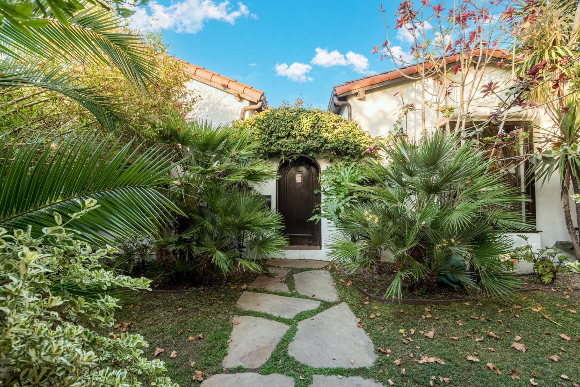 Lux Spanish Style Mansion 4BD BA,Dog House