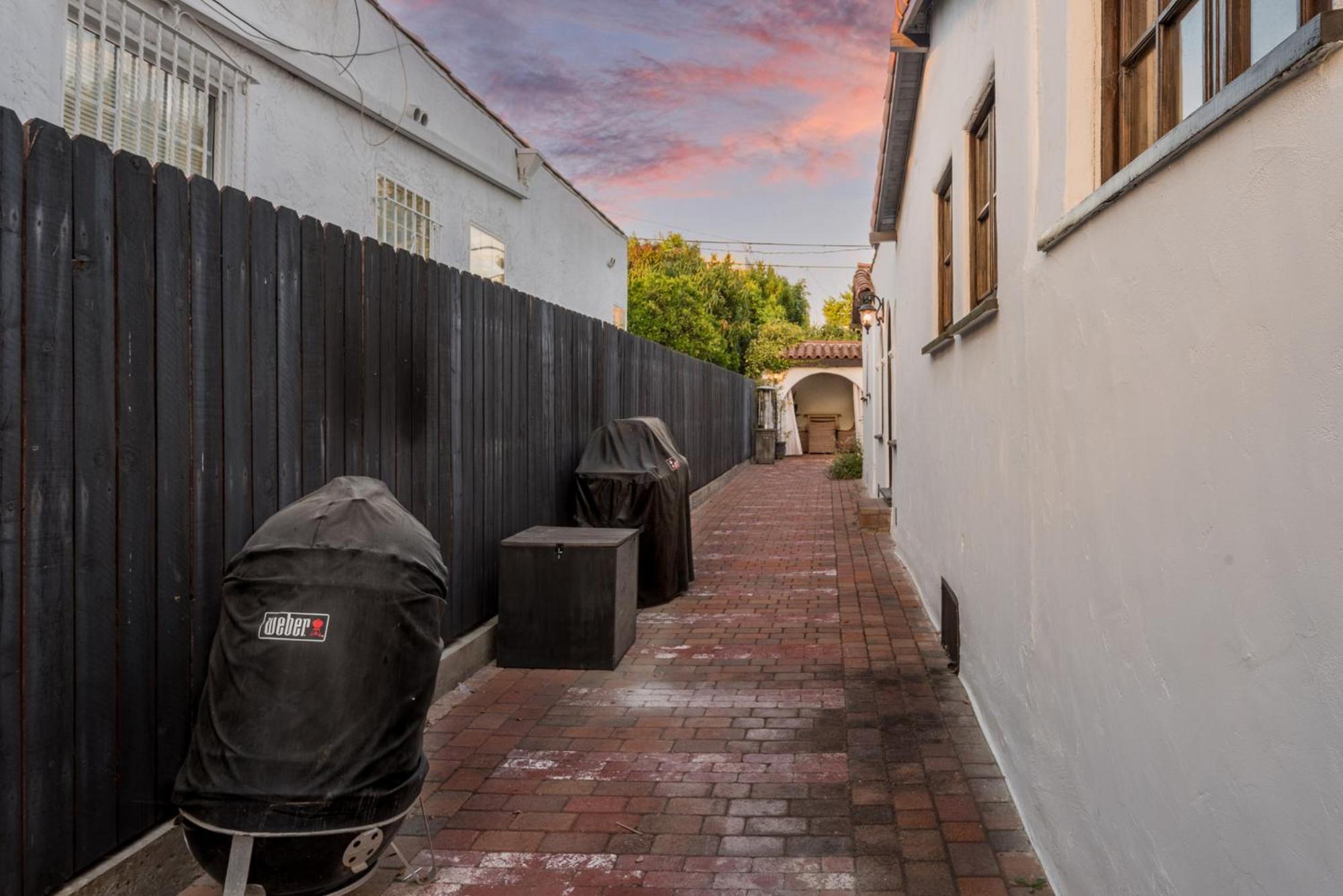 Lux Spanish Style Mansion 4BD BA,Dog House