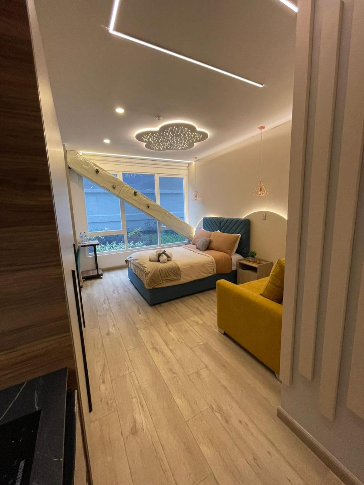 Republica del Salvador Coliving Ecuador XOE