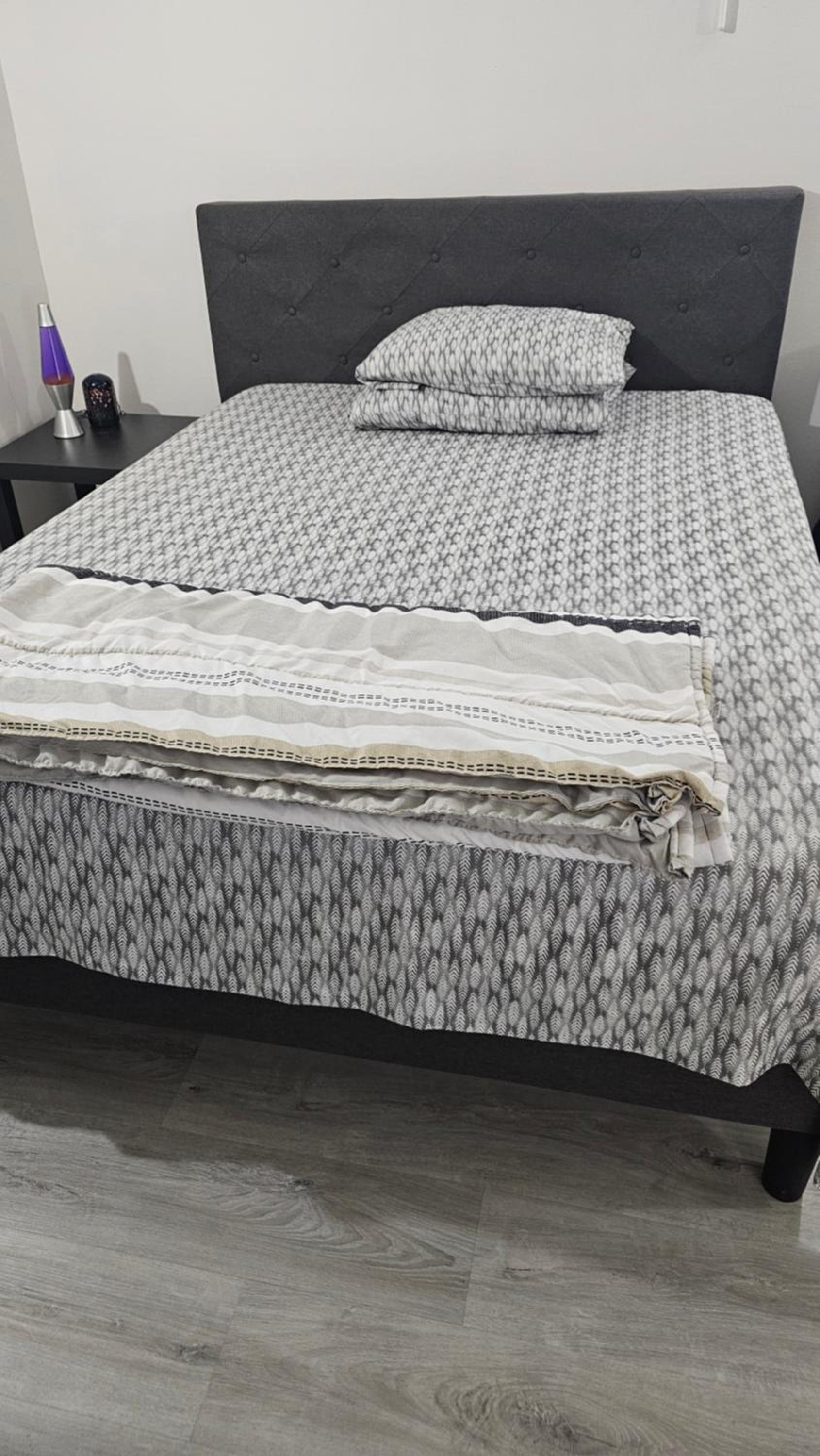 Bright and Cozy Room with Free Parking