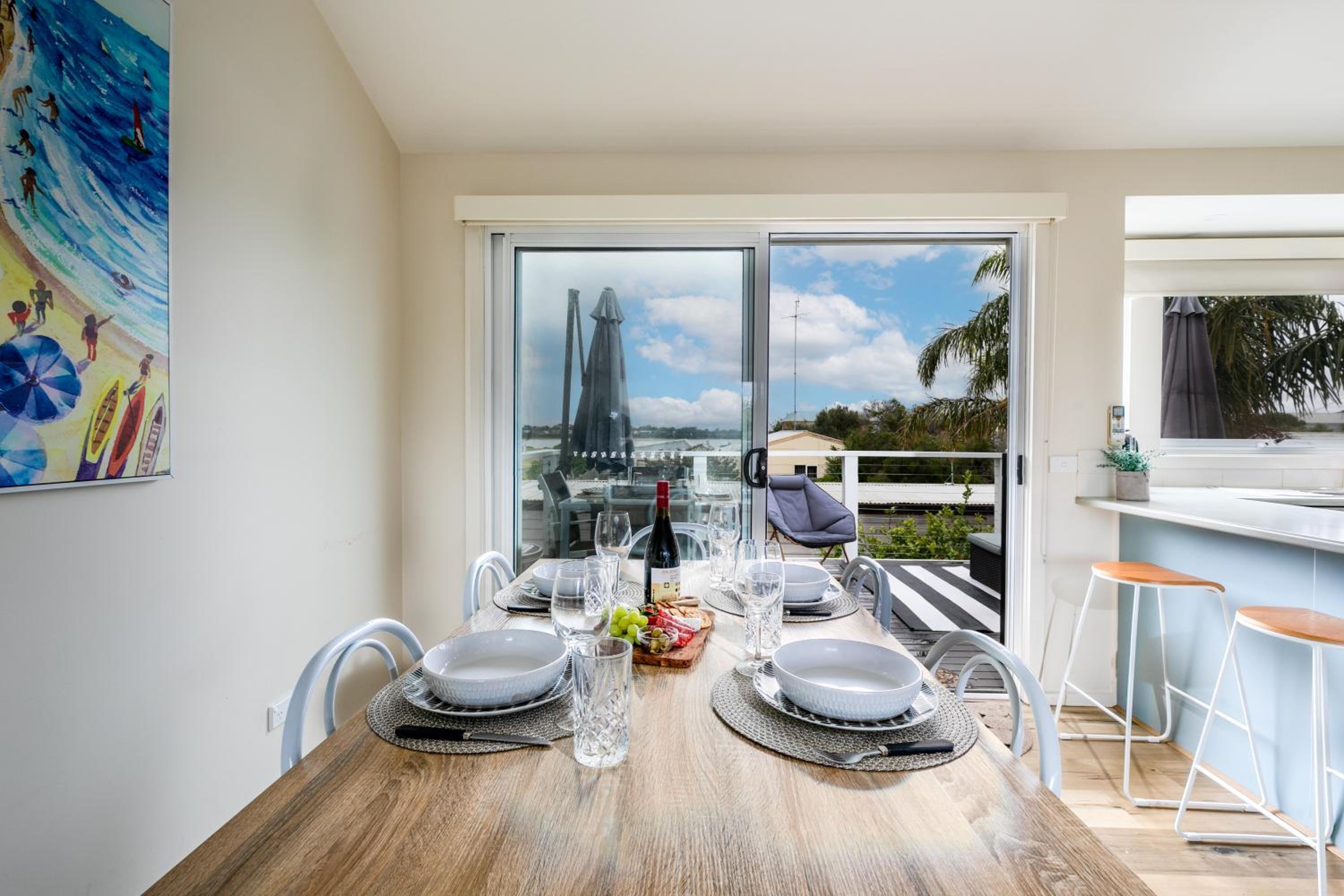 'The Grove' Family Home By The Beach