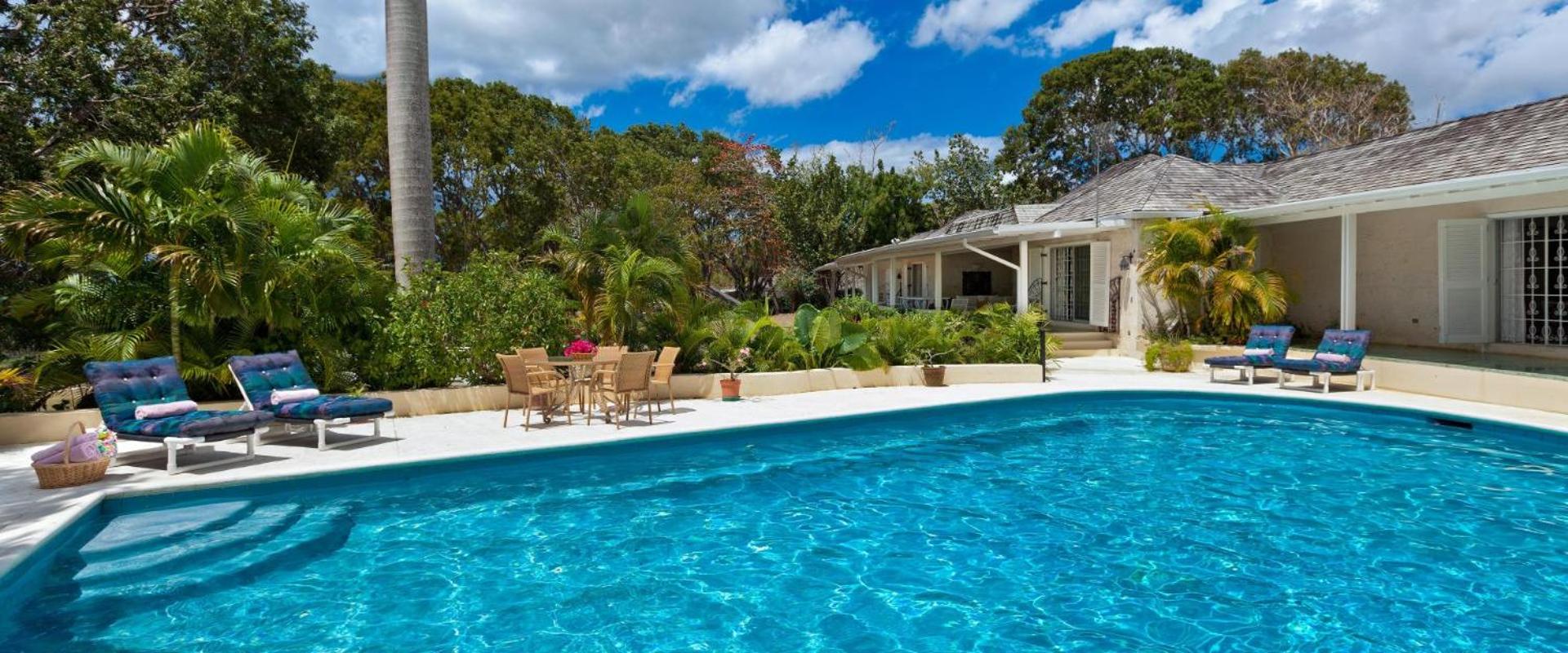 Beautiful 3 Br villa near the beach