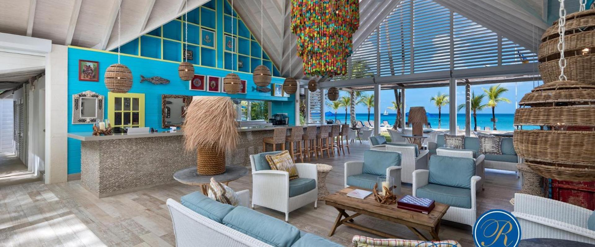 Beautiful 3 Br villa near the beach