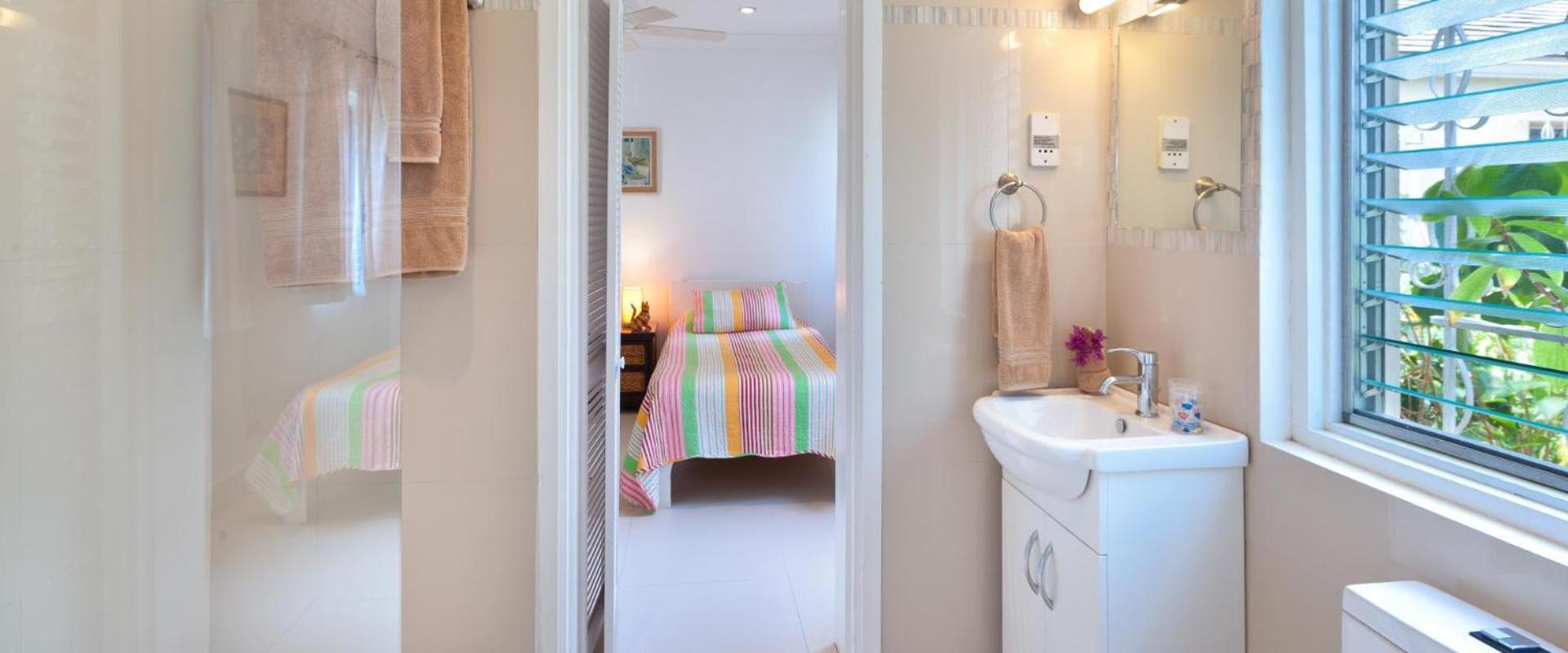 Beautiful 3 Br villa near the beach