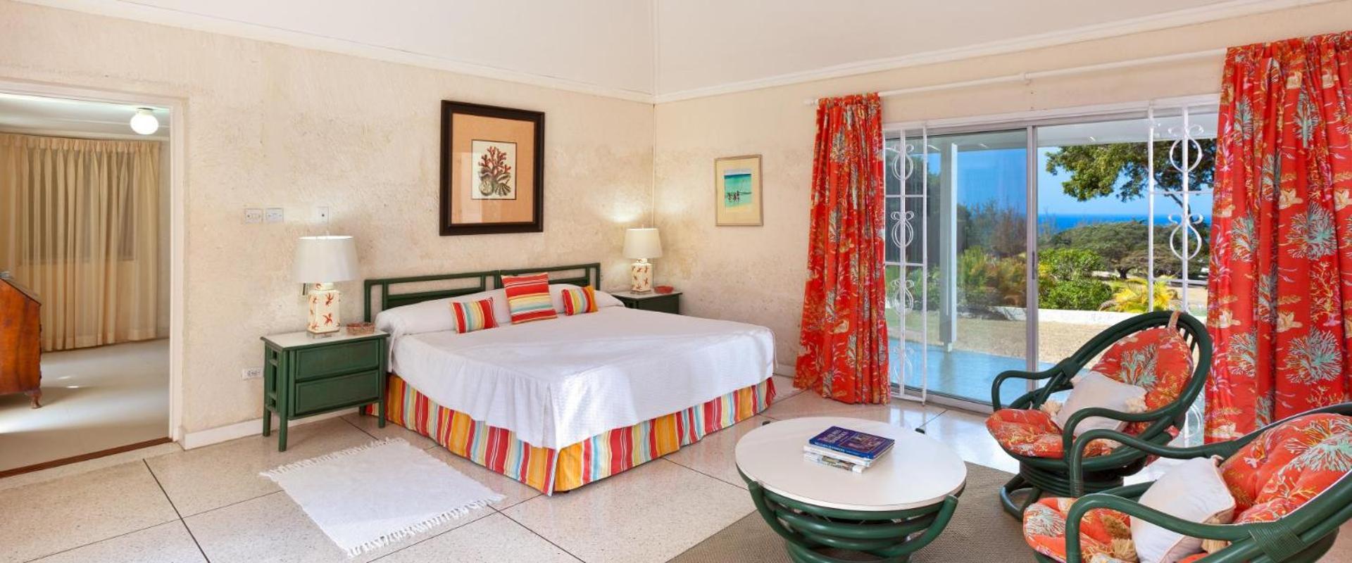 Beautiful 3 Br villa near the beach