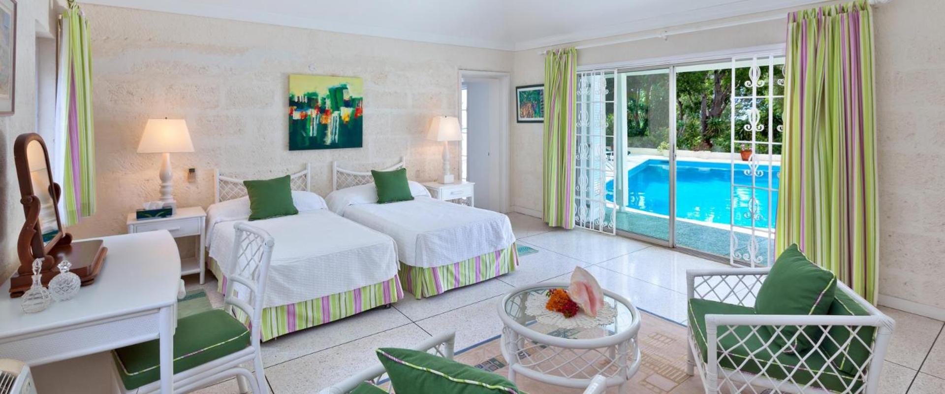Beautiful 3 Br villa near the beach