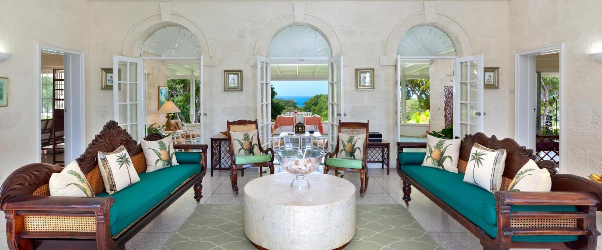 Beautiful 3 Br villa near the beach